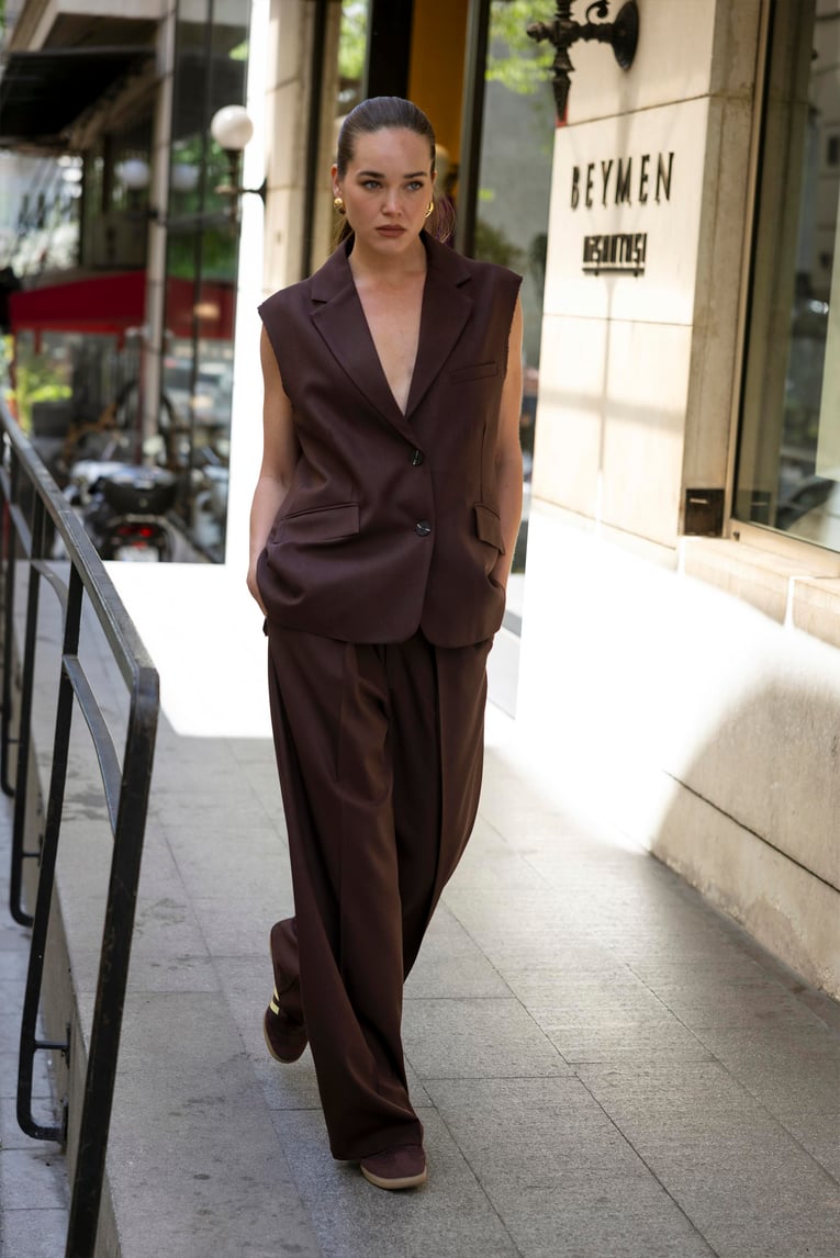 Urban Chic – Blazeri Pa Mëngë & Pantallona Gjerë